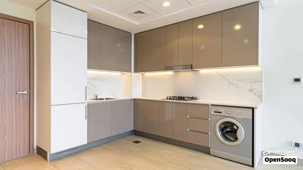 علي بعد دقائق من برج خليفه بتوفر شقه مؤنثه بالكامل تشطيب كامل بعرض سعر ممتاز بادر بالحجز ومعرفه التف