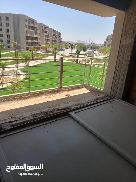 #Capital_ gardens - Palm hills  شقة استلام فوري165م فيو لاند سكيب  غرفتين  - 3حمام   السعر  :