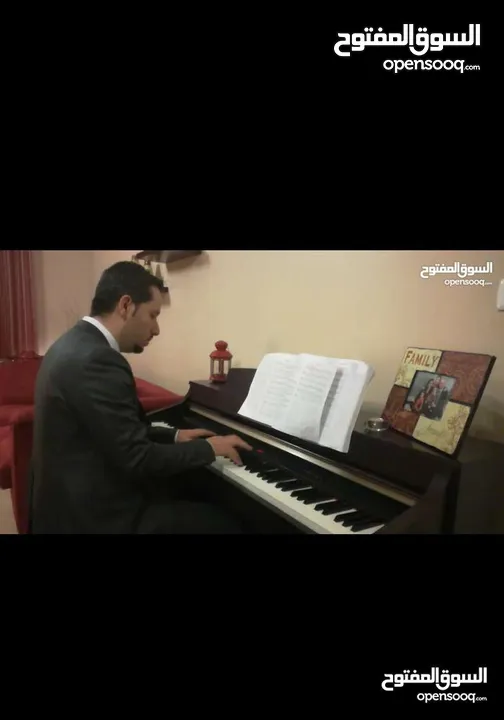 معلم موسيقى خصوصي بيانو اورغ جيتار عود كمان طبله وغناء صولفيج