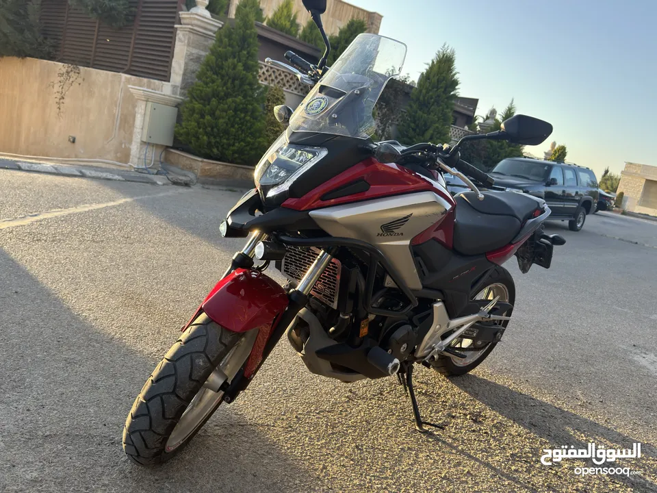 هوندا NC750X مميزة ونظيفة للبيع - نفس دراجة الأمن العام الجديدة