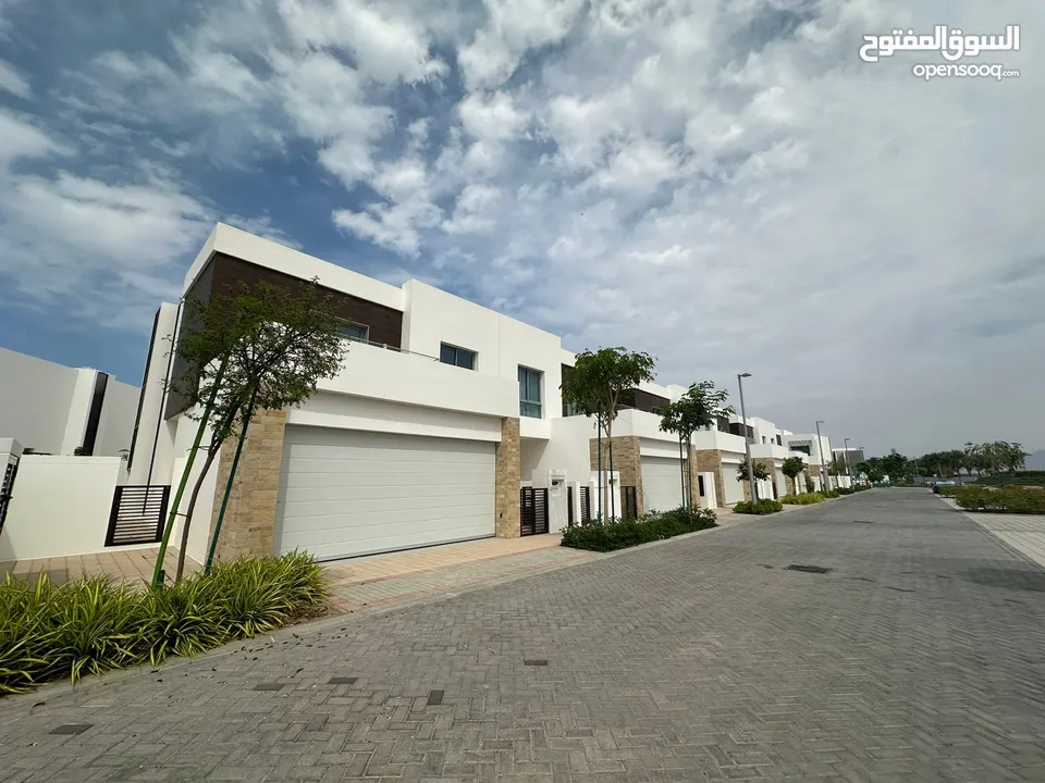 luxury brand new villa in ghadir  first line