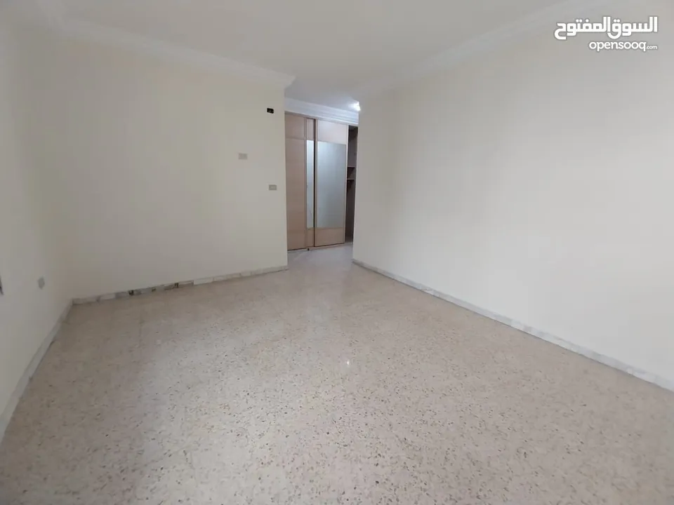 شقة غير مفروشة للإيجار ( Property 38820 ) سنوي فقط