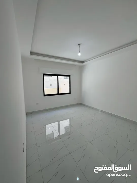 شقة مميزه في ضاحية الياسمين بتشطيب مميز