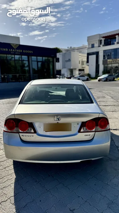 Honda civic 2008 (car is neat and clean) هوندا سيفيك نظيفة