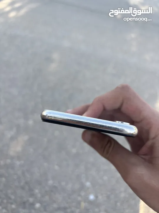 ايفون X 64 قيقا مغير بطاريه وشاشه من احسن نوعيات فاصل فيس ايدي تصوير خرافي تلفون ولا شخطه عليه والله