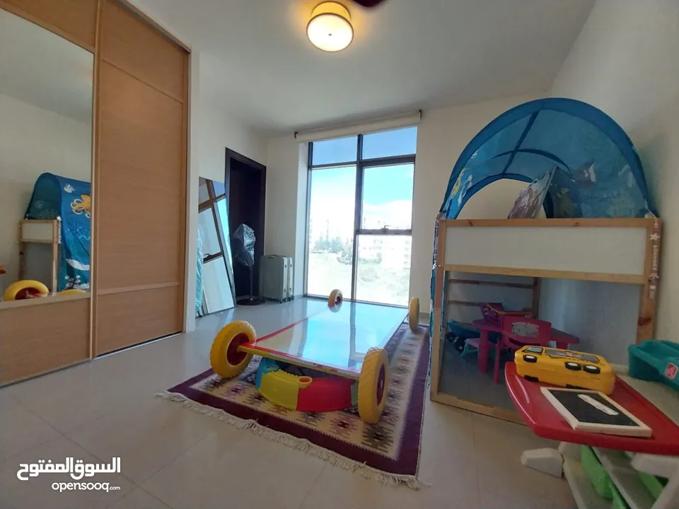 شقه طابقيه لللبيع او للايجار