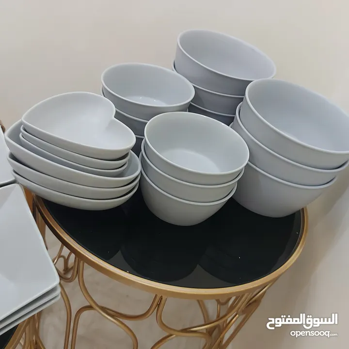 طقم صحون وزبادي وكاسات
