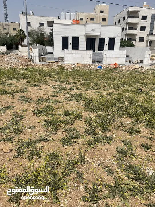 نصف دونم صخري قرب دوار اشكو