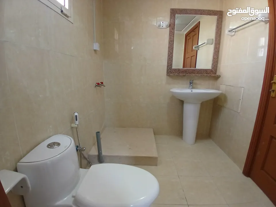 Spacious Villa  4 bedroom  with private pool in Busaiteen (King Hamad)..............................