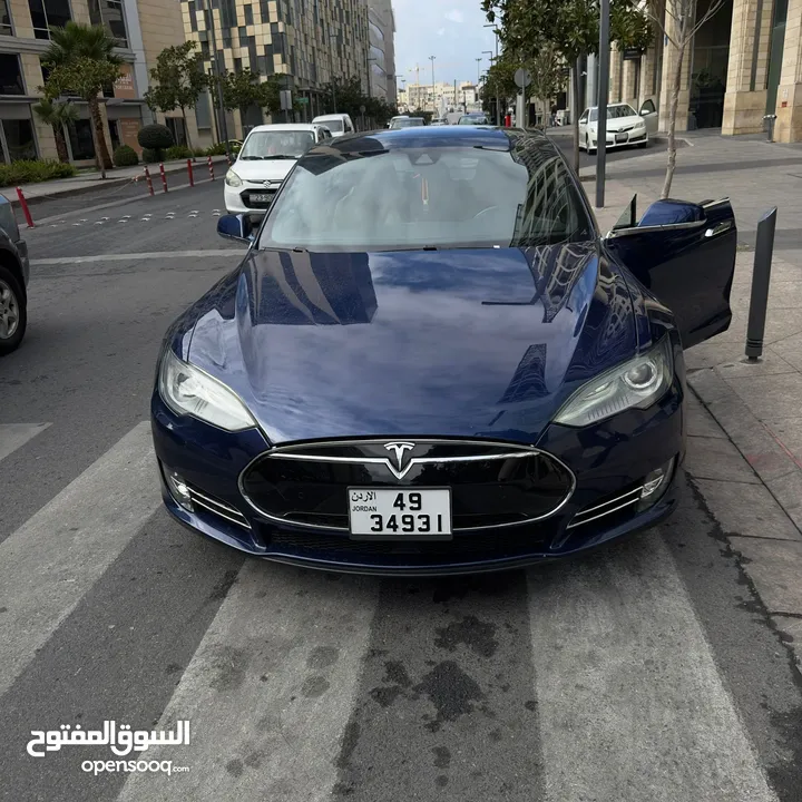 Tesla Model S 85