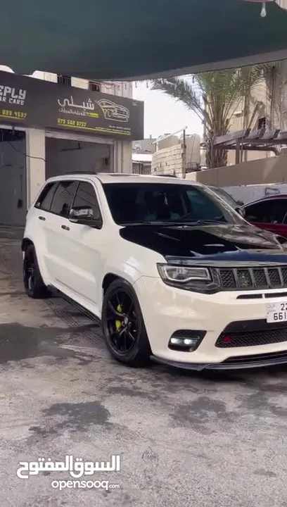 جيب شيروكي ملك العضلات الامريكي SRT8  موديل 2014 لون ابيض للايجار فقط من عند مكتب Lion  Group