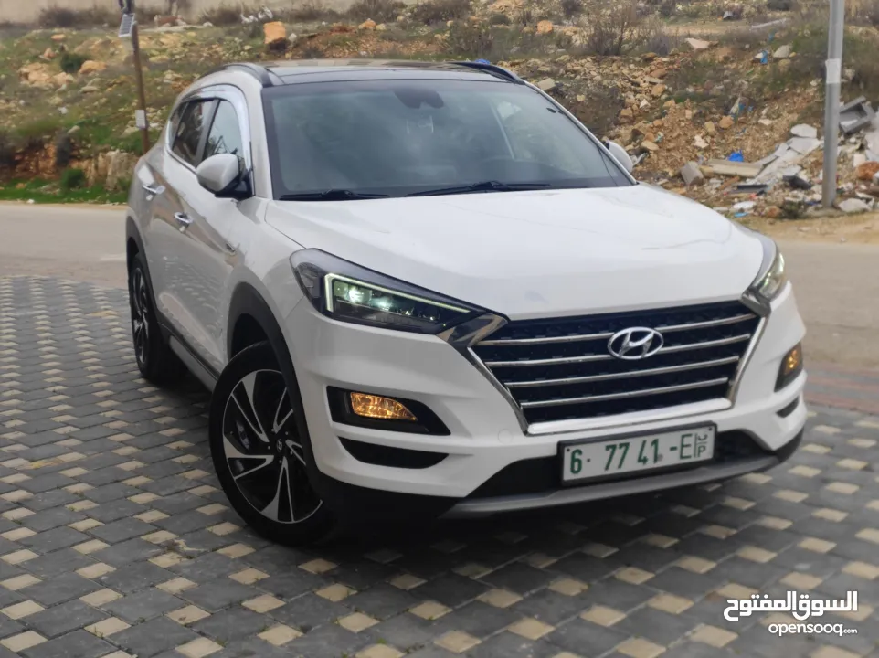 هونداي توسان بنزين فل مسكر اضافات دفع رباعي جيب بالكرتونة قطارة بالمصروف