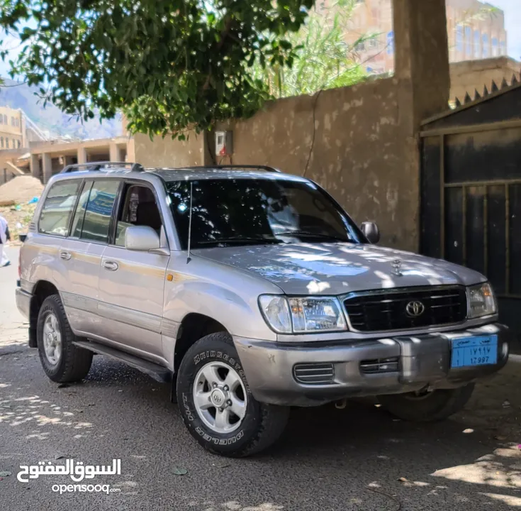 لاند كروزر صالون VXR موديل 2000 فل كامل رقم واحد جير عايدي ونش ودفلوك بضاعة كرت