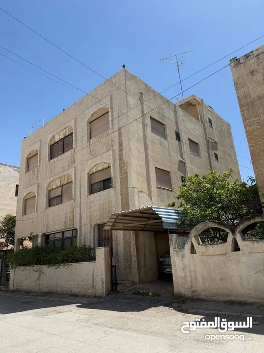 عمارة للبيع 3 طوابق وروف مقابل عريفة مول/ طبربور