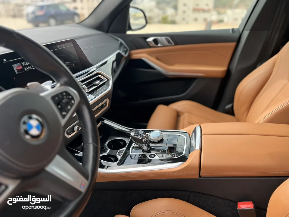 بي ام دبليو X5 لون اسود موديل 2022 Mكيت فل كامل فحص كامل وارد وكاله عمان