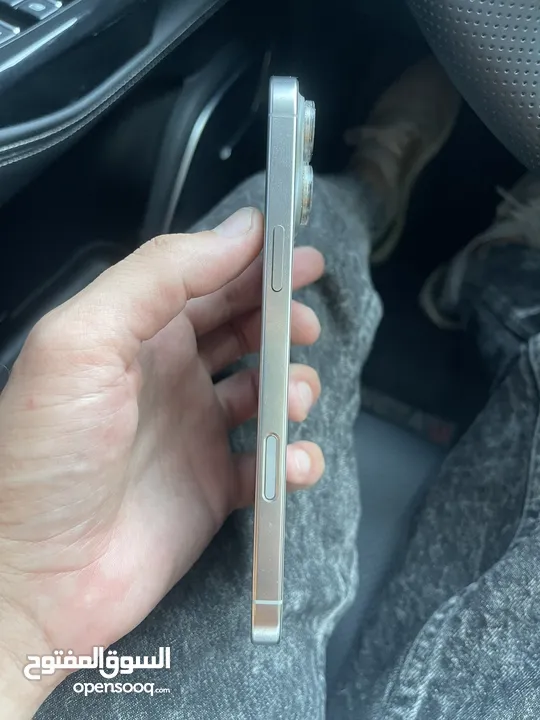 اقرا الوصف التواصل واتس اب Iphone 16 pro max