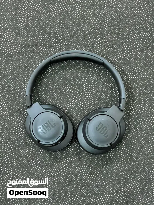 20+ Headphones available  Oh specs only (brand - Sony Boss Apple Beats JBL etc,.)
