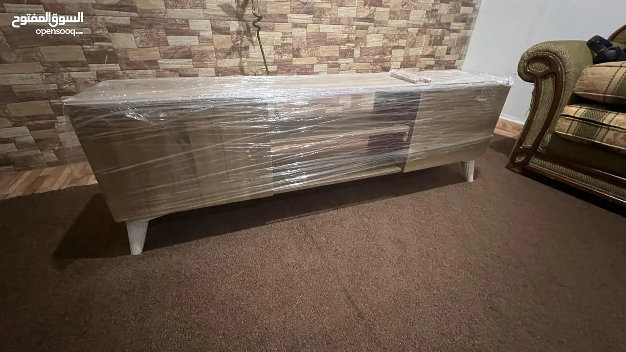 طاولة تلفاز