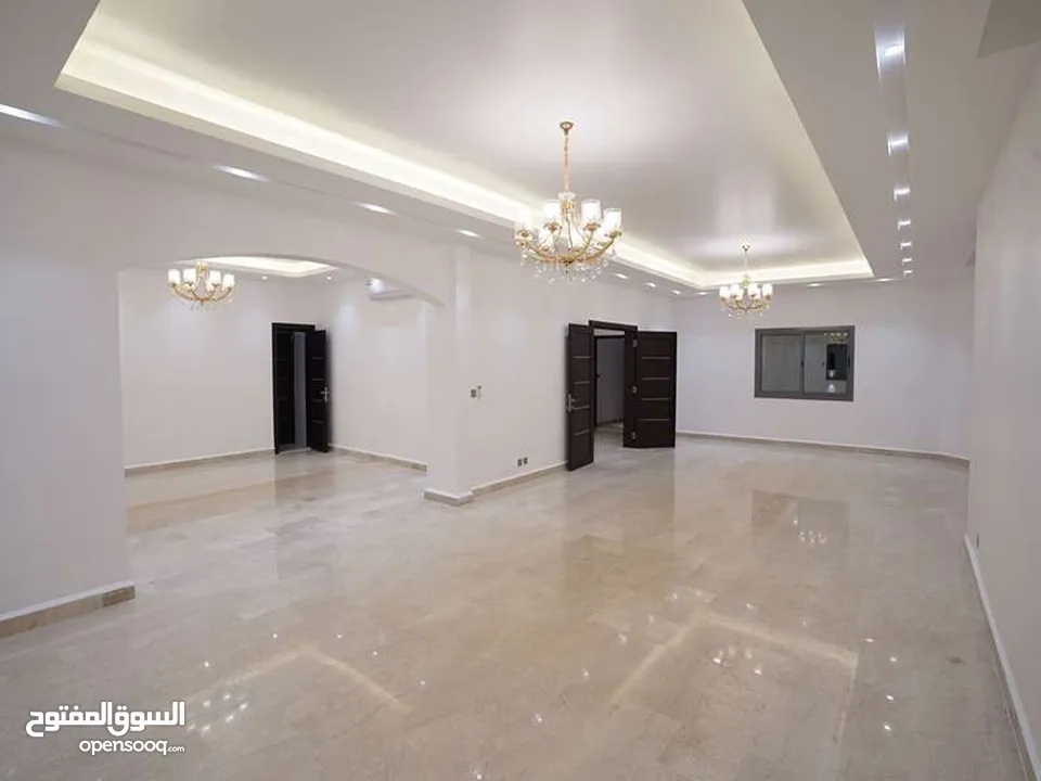 للبيع فيلا 7غرف.بمنطقه شرقان . لوكيشن مميز.مساحه واسعه .استلام فورى.