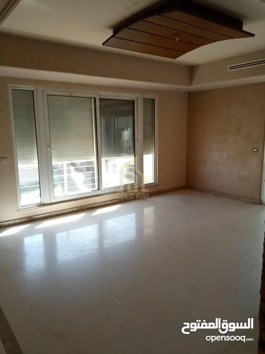 في أجمل مناطق الرابيه شقة طابق ثالث للبيع 249م بسعر مميز / ref 9545
