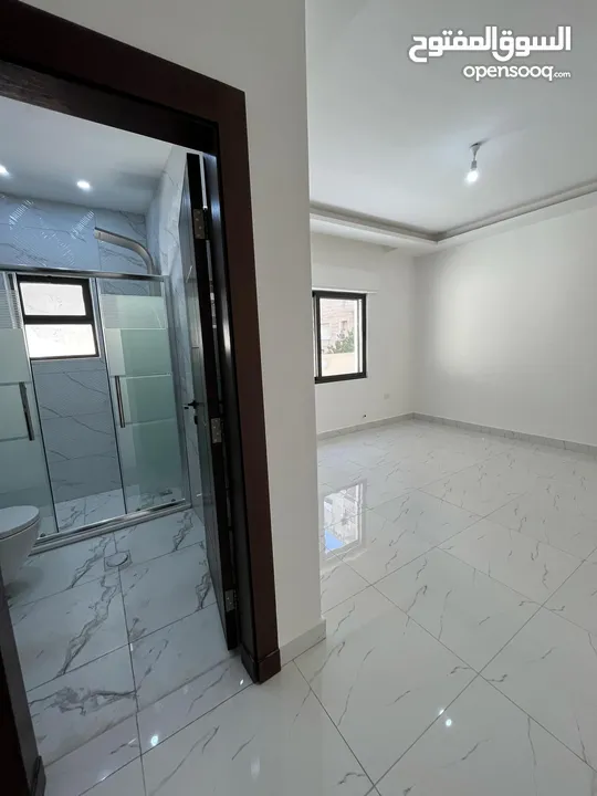 شقة مميزه في ضاحية الياسمين بتشطيب مميز
