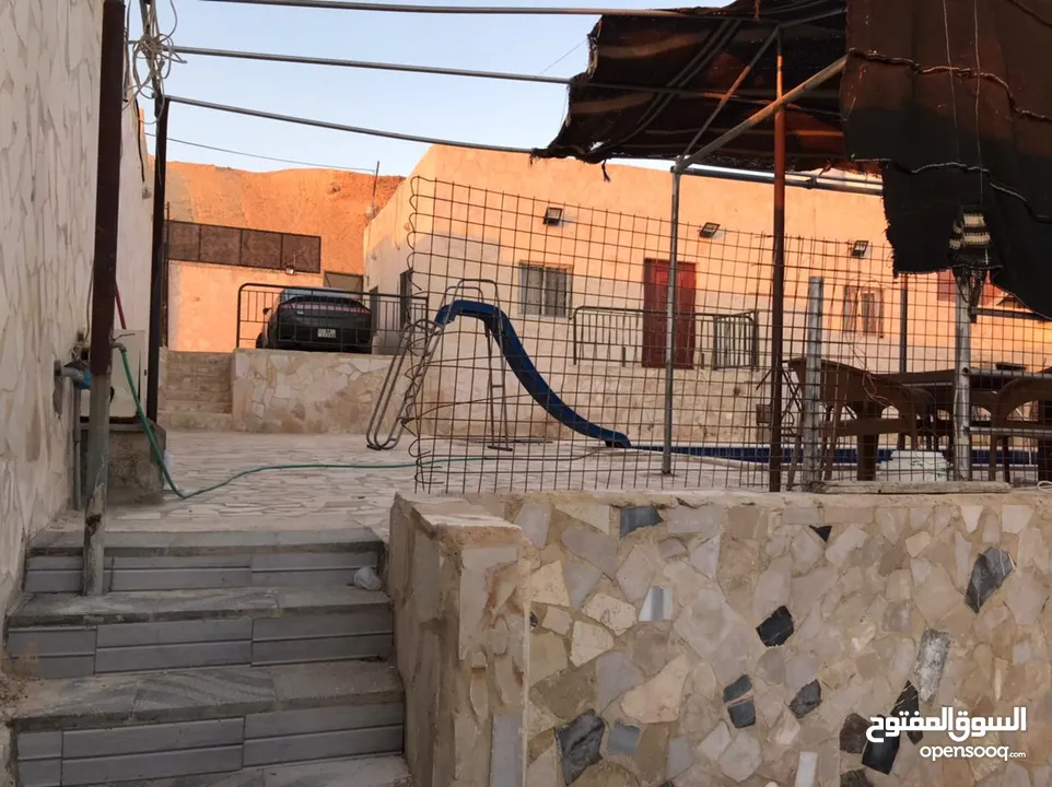 شاليهات استثمارية مميزة جدا عدد2 للبيع بسعر مغري جدا للبيع المستعجل منطقة الغور