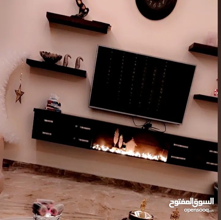 طاولة تلفزيون خشب لاتيه تقيل جدا استعمال خفيف