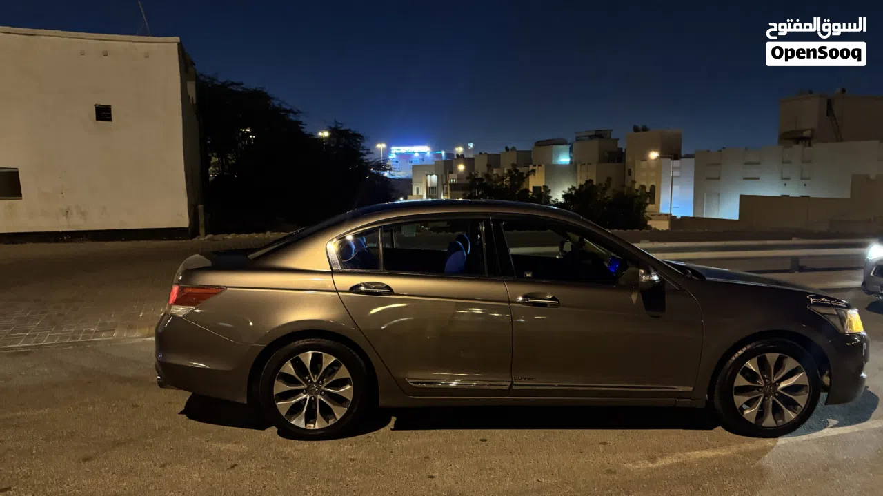 Honda accord 2009 v4 full option