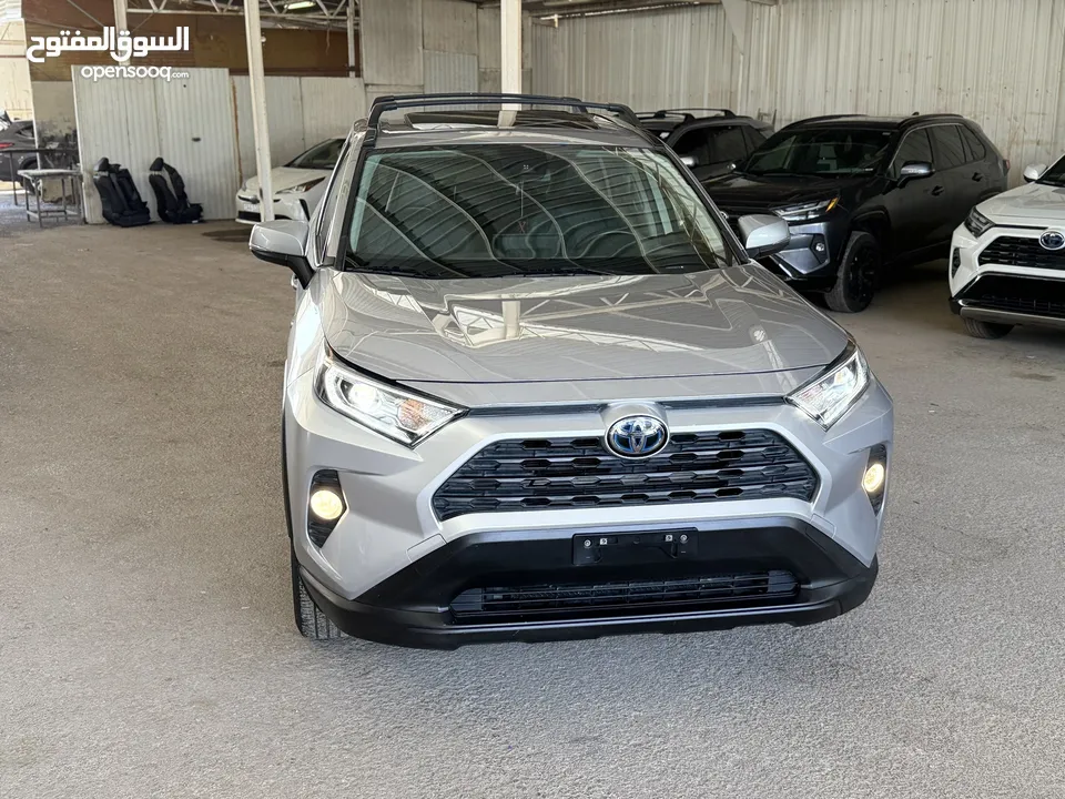 تويوتا راف فور ((2021)) XLE بريميوم، بطاريه ليثيوم، فل كامل، فورويل، حرة، بحالة الوكاله، بسعر مميز..