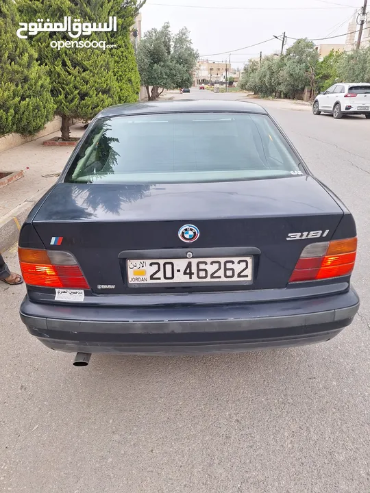 بي ام دبليو 318 وطواط موديل ال95 جير اوتوماتيك ماتور 1800cc نظيفة وبحالة ممتازة للبيع