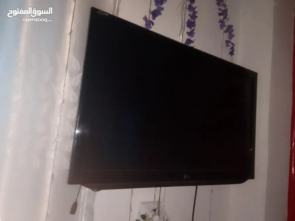 شاشه الاجي مستعمله بحاله وكاله