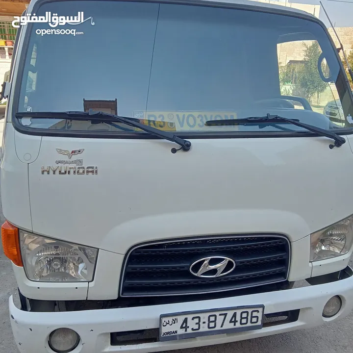 Hyundai Mighty dump truck