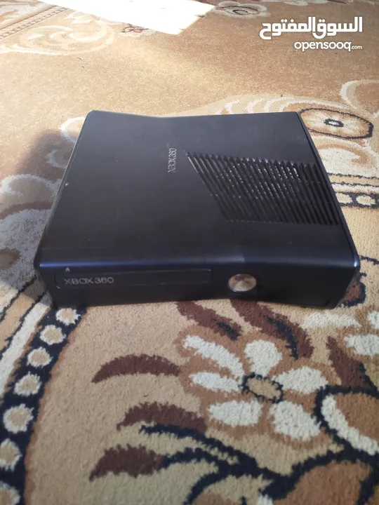 موجودxbox360slim مع محوله الأصلي وا ايد وحده عليه22لعبة
