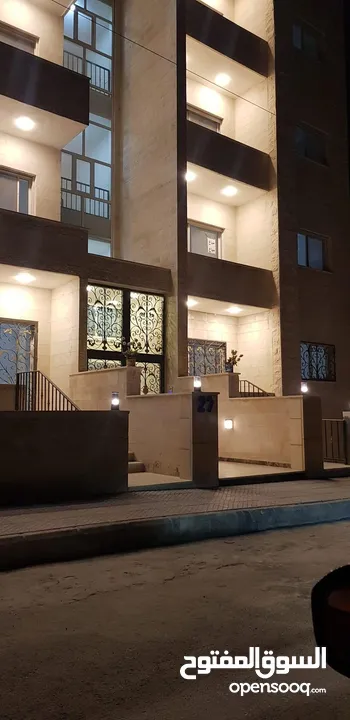 شقة شبه أرضي بسعر مغري جدا جدا جدا  للبيع المستعجل