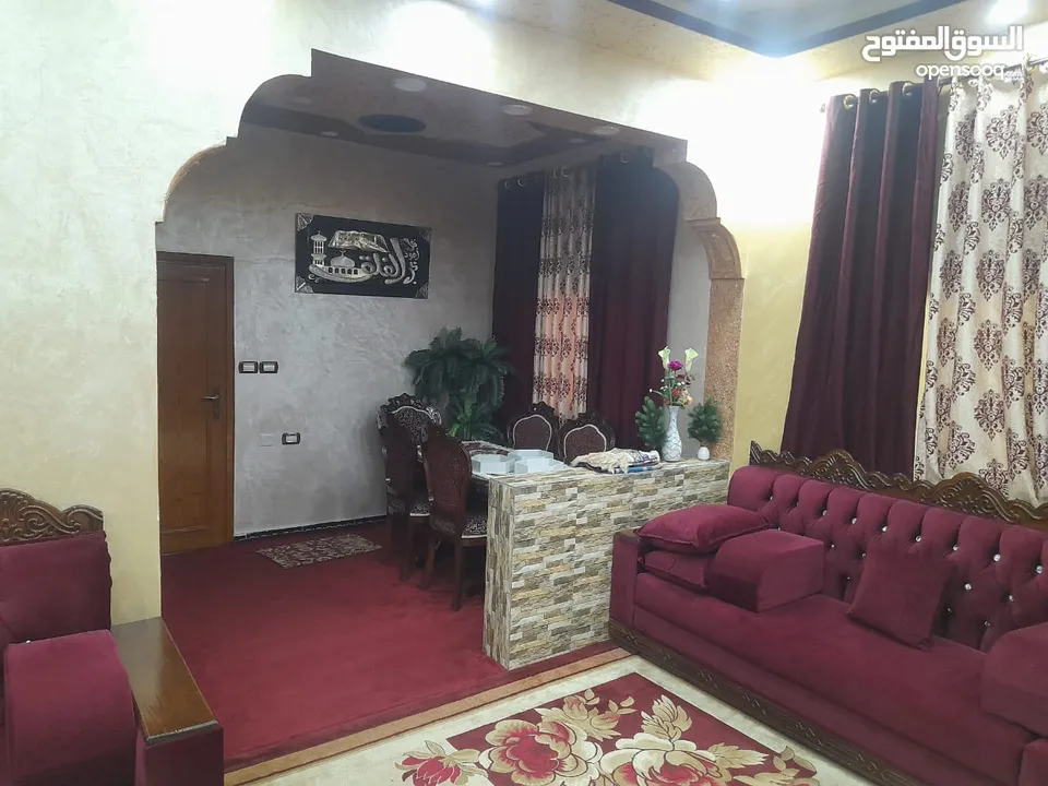 منزل (شبه فيلا) للبيع اربد (حوارة)