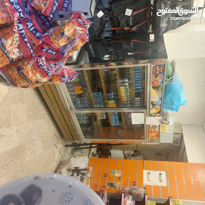 ثلاجه عرض للبيع