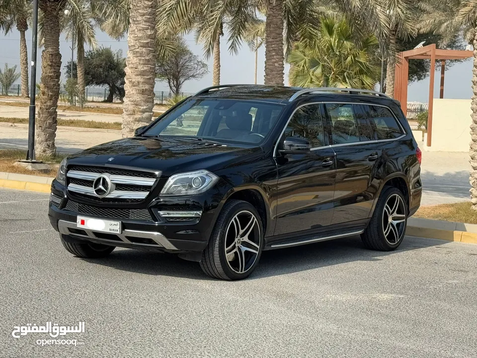 Mercedes GL500 4Matic 2015 (Black)