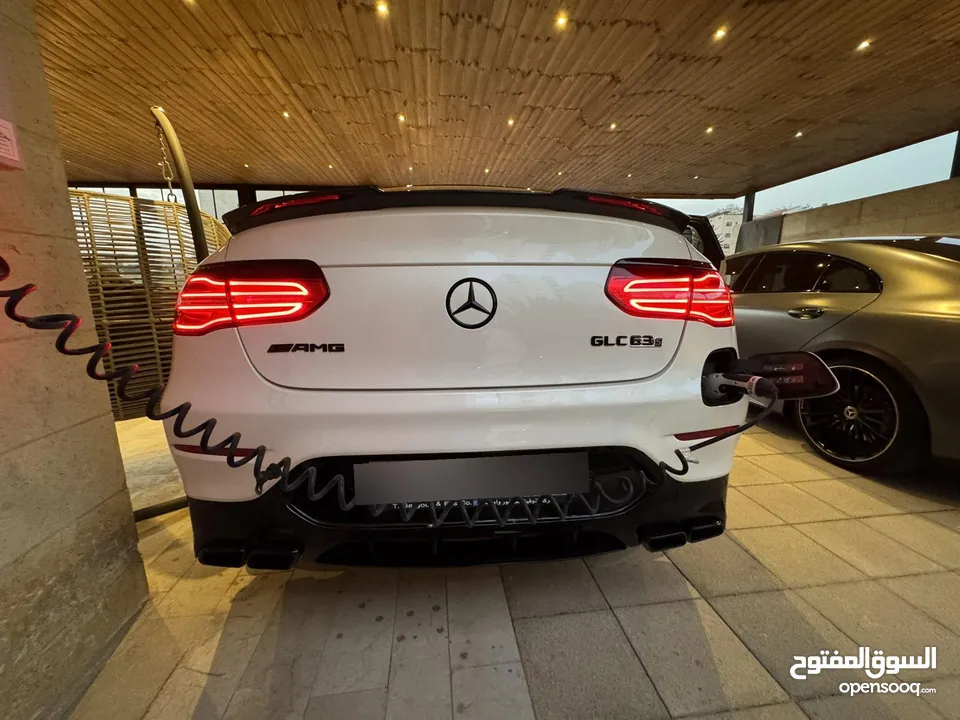 GLC 63 coupe (body kit) 350e 2018 black edition وارد الوكالة صيانة الوكالة مالك أول