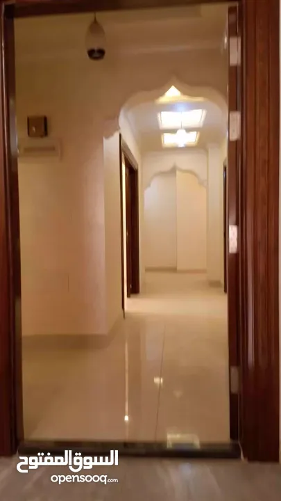 شقة طابقية بمواصفات مميزة للايجار في البنيات من المالك مباشره يرجى عدم تدخل وسطاء او مكاتب عقارية