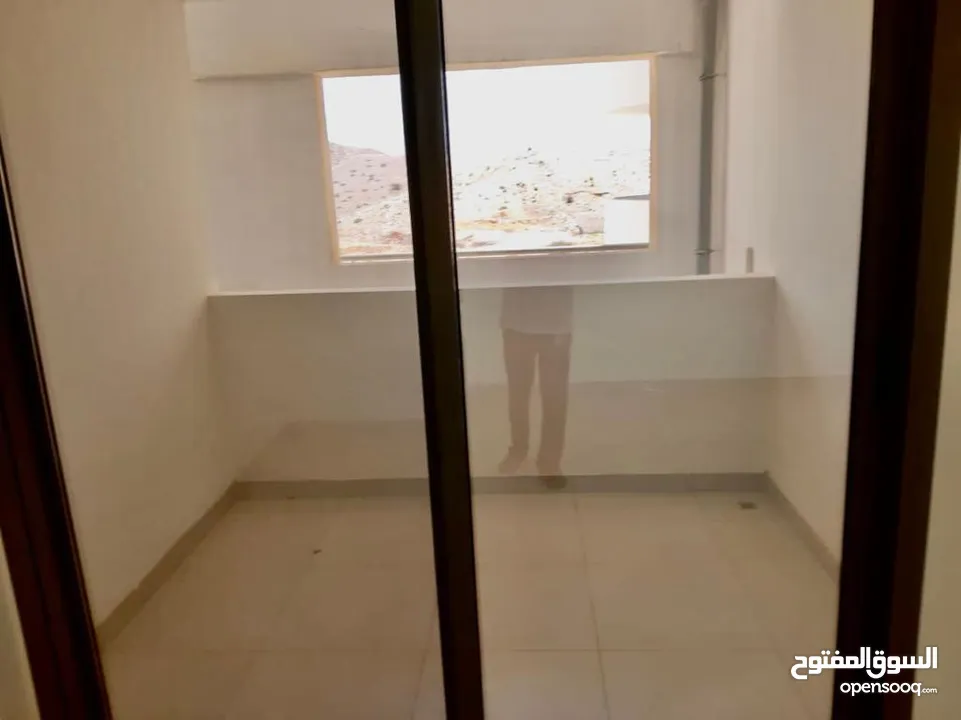 شقة راقية جدا للايجار في مبنى لوتس  Very elegant apartment for rent in Lotus Building