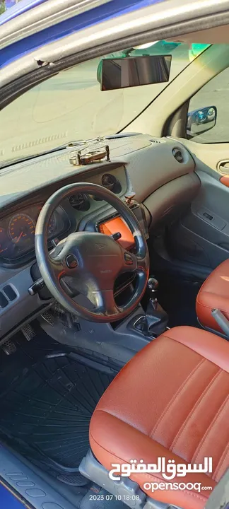 ديهاتسو yrv 2002 للبيع