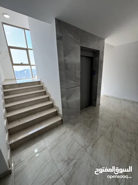 شقة سكنية جديدة جميلة و مميزة بعمارة الحمد بيتونيا بجانب مدارس نور الهدى التطبيقية مساحة 163م صافي