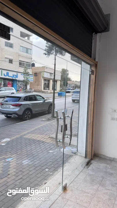 للبيع – مخازن بموقع تجاري مميز