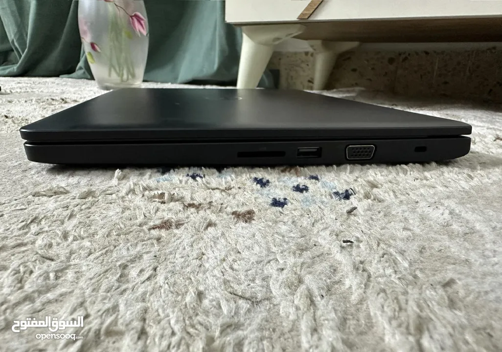 لابتوب ديل i5 جيل سادس، نحيف وخفيف جداً، رام 8 كيكا، SSD 256 نظيف جداً مع 4 ملحقات بالباكيت