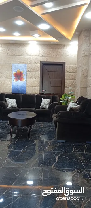 طقم كنب دب بحاله ممتازه