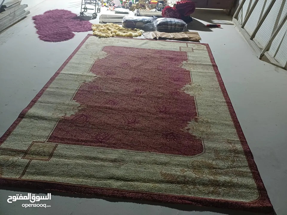 تخت اطفال بيبي . سجادة . عربايه