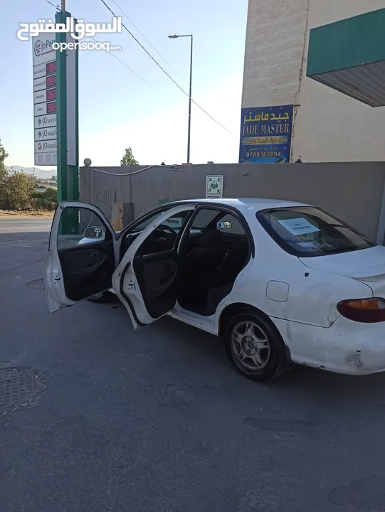 هونداي افانتي بيضاء .. موديل 97