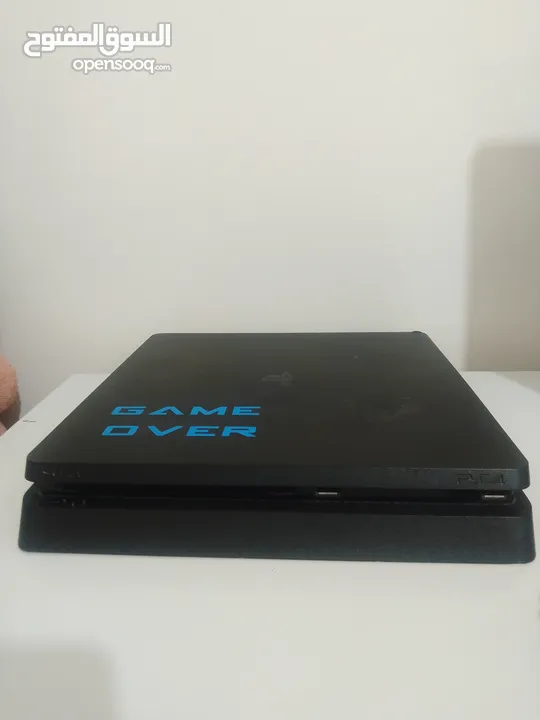 ps4 slim 500GB used like new for 250$ with 4 installed games and one cd.