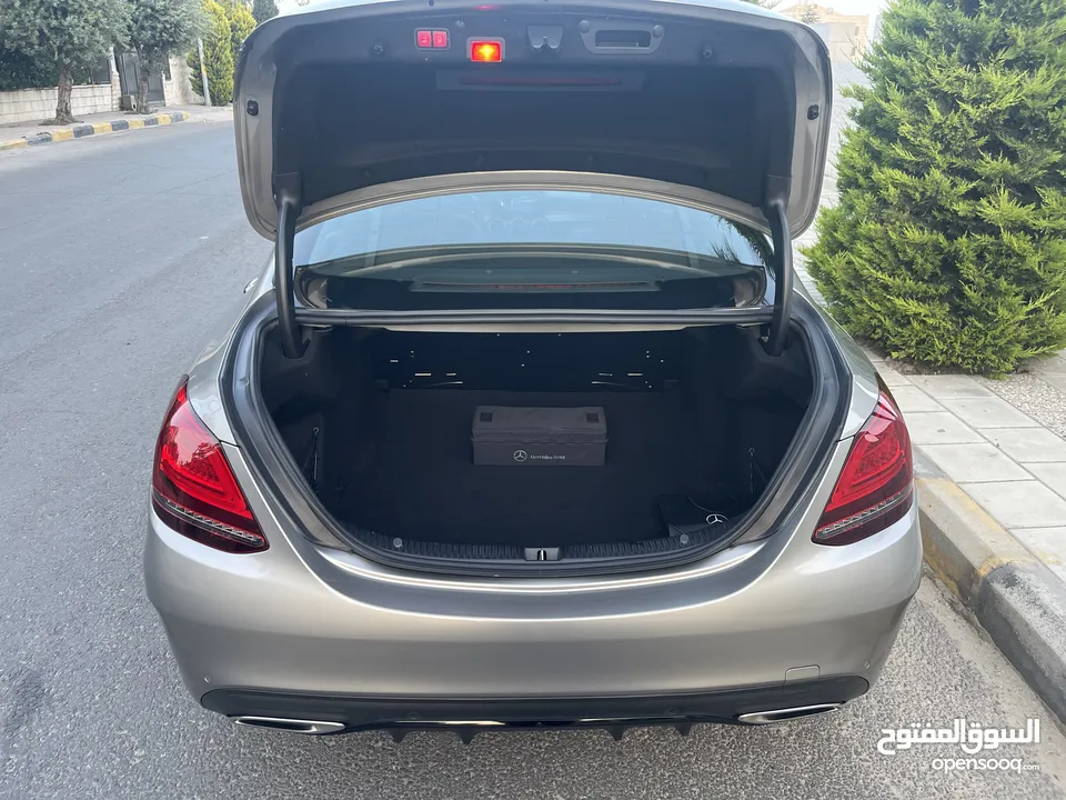 Mercedes C200 2019-Mojave Silver- Night package