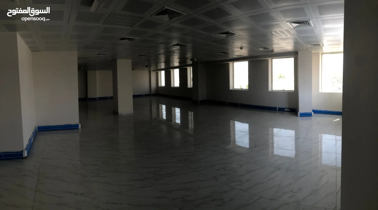 مساحات مكتبية مفتوحة للايجار في العذيبة 18 نوفمبر - Open Spaces Offices for Rent in Azaiba 18 Nov